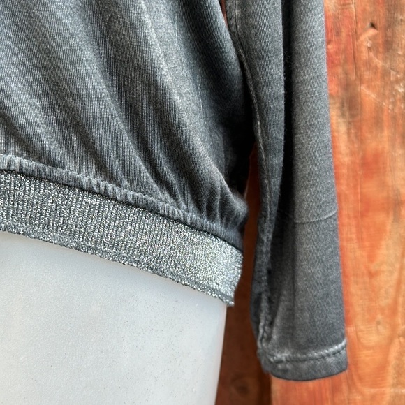 Free For Humanity Long Sleeve Women’s Gray Women's Top Size 8 - Picture 6 of 10